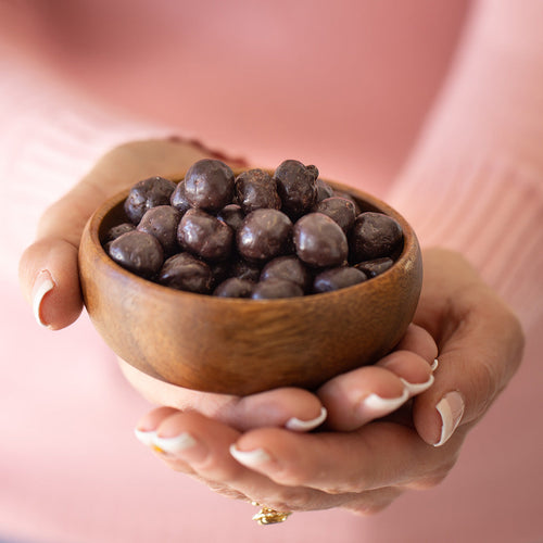 Chocolate Dipped Macadamia Nuts (12 x 40g)